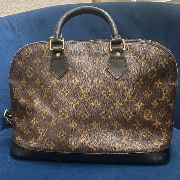 SOLD✨Auth Louis Vuitton ✨✨ - Picture 3 of 10
